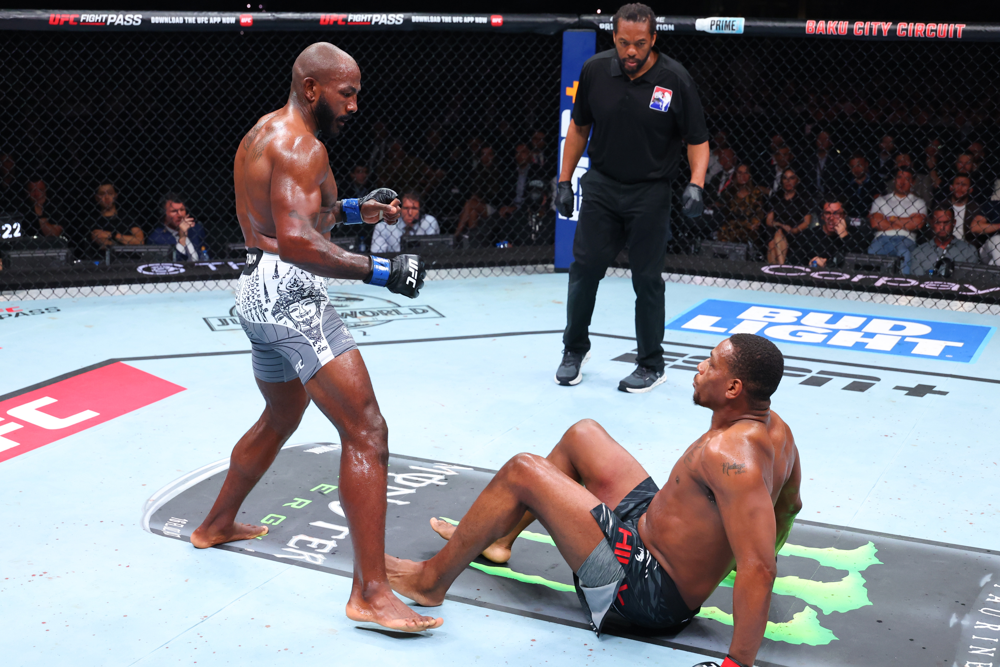 Unlock the power of the Muay Thai clinch in MMA. Learn the mechanics, devastating knees, and defense strategies to dominate inside fighting like Anderson Silva.